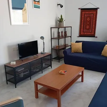 Spacious In Close To Seafront Apartament