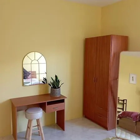 Spacious In Close To Seafront