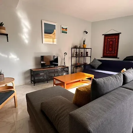 Spacious In Close To Seafront Apartament *